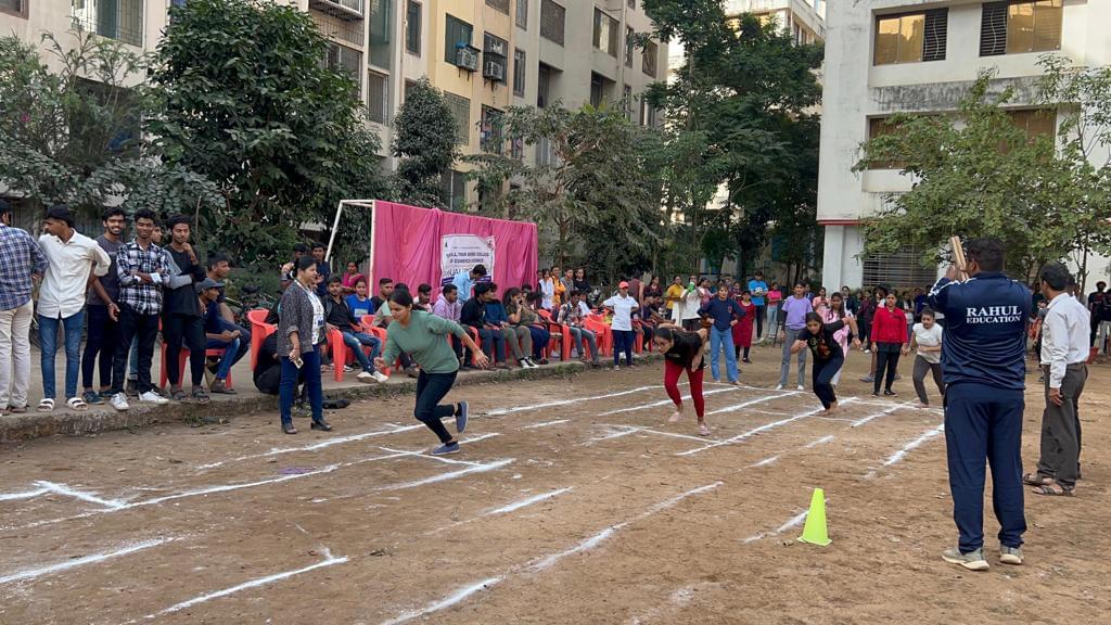 SMT. K.L. Tiwari Degree College of Commerce and Science Palghar Sports and Event photo 7